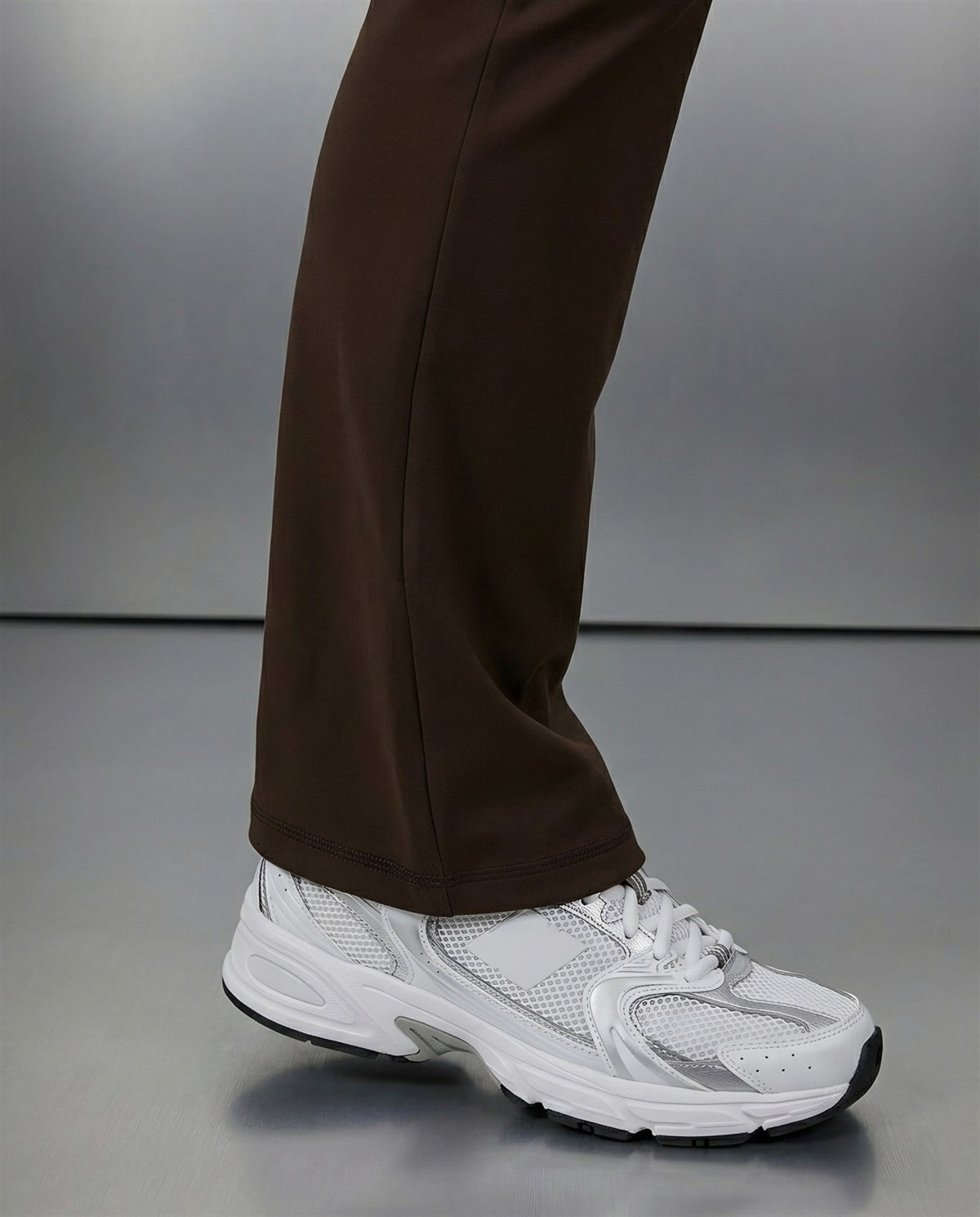 Crossover Bootcut Leggings in Chocolate