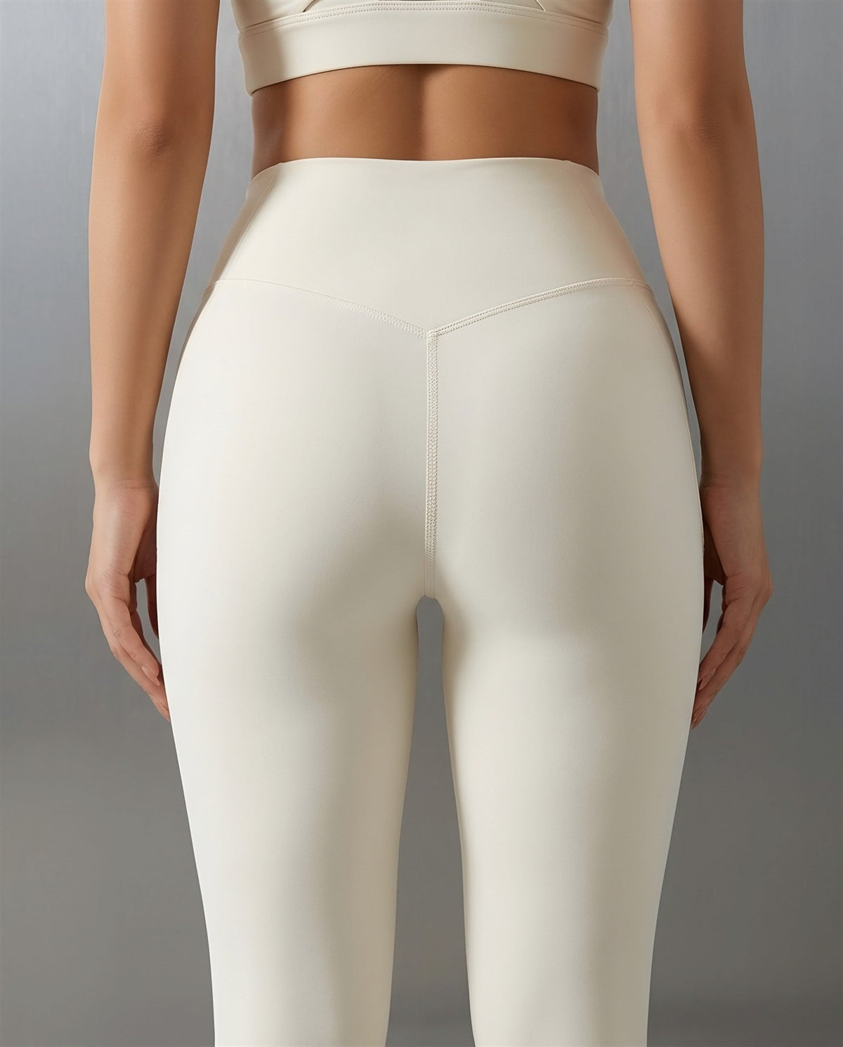 Contour High-Waisted Leggings in Creamy White